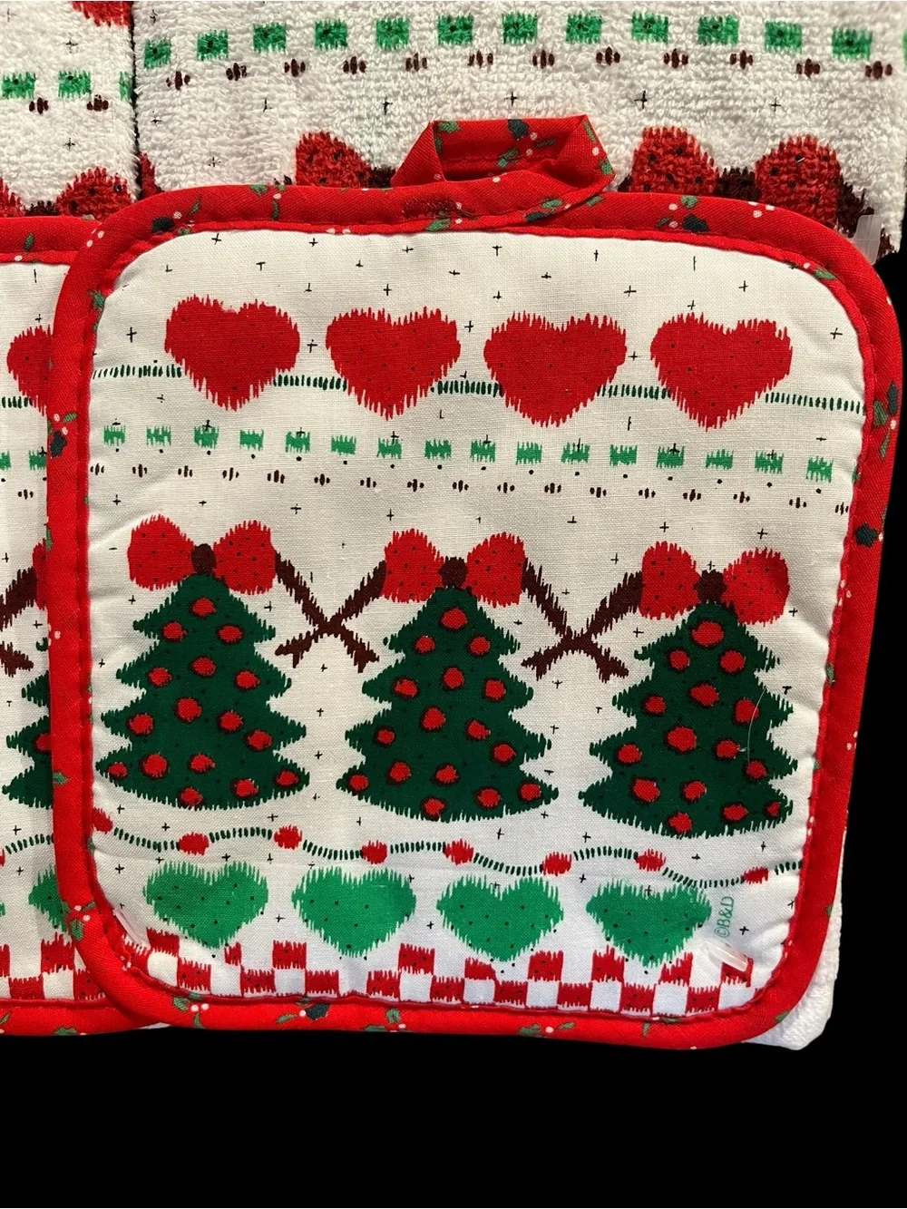 B&D Royal Terry Fair Isle Christmas Tree Hearts Kitchen Towel Pot Holders Set